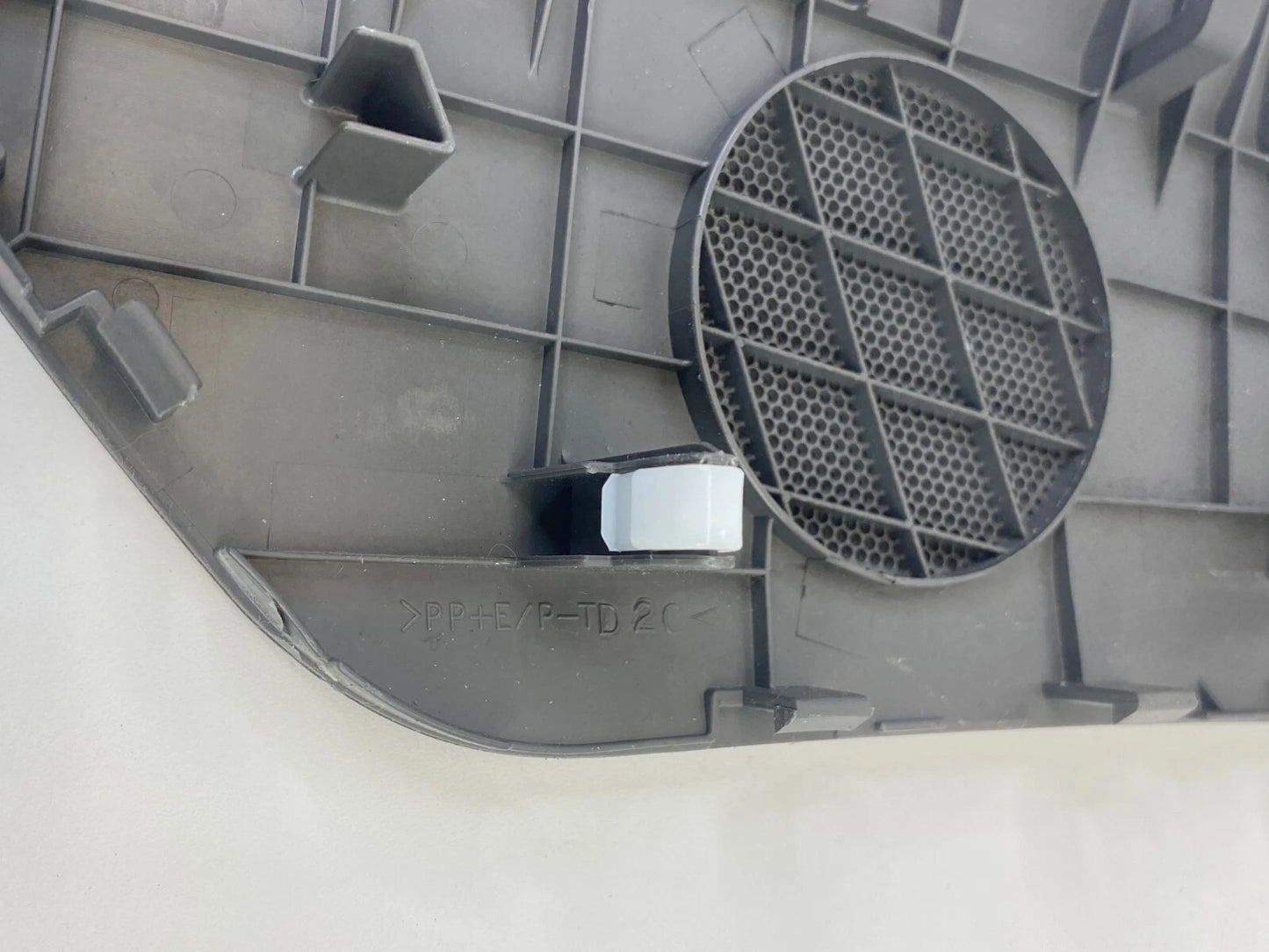 07-11 TOYOTA CAMRY FRONT LEFT DASH SPEAKER TWEETER GRILLE COVER TRIM 55472-06020