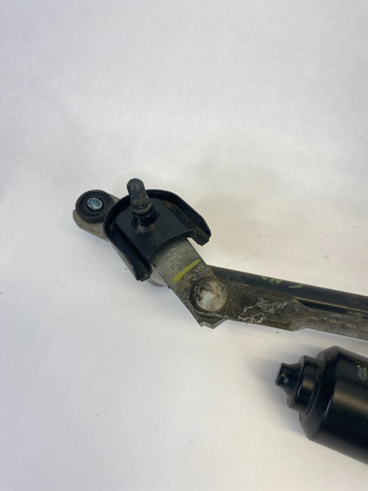 2010-2013 KIA FORTE FRONT WINDSHIELD WIPER MOTOR TRANSMISSION OEM 98110-1M000