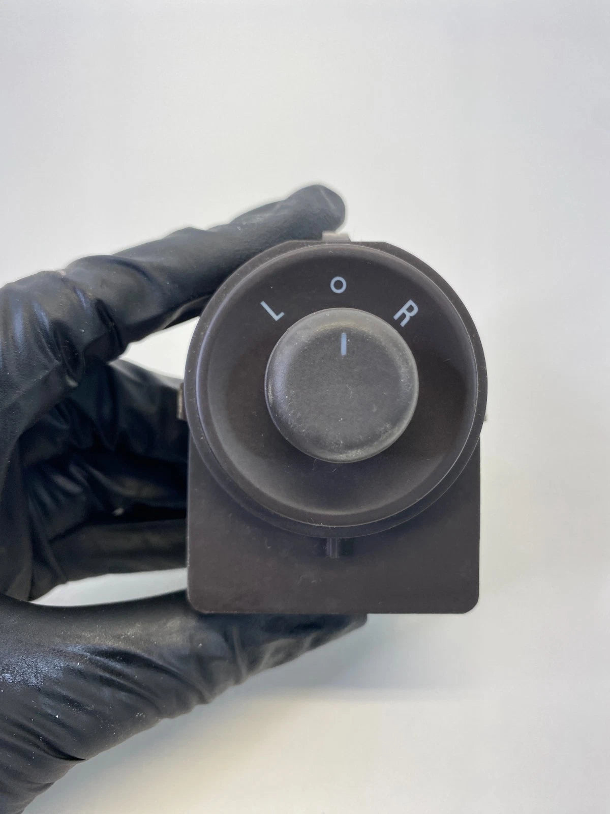 2011-2013 BUICK REGAL LEFT SIDE DOOR POWER MIRROR SWITCH CONTROL 13272183 OEM