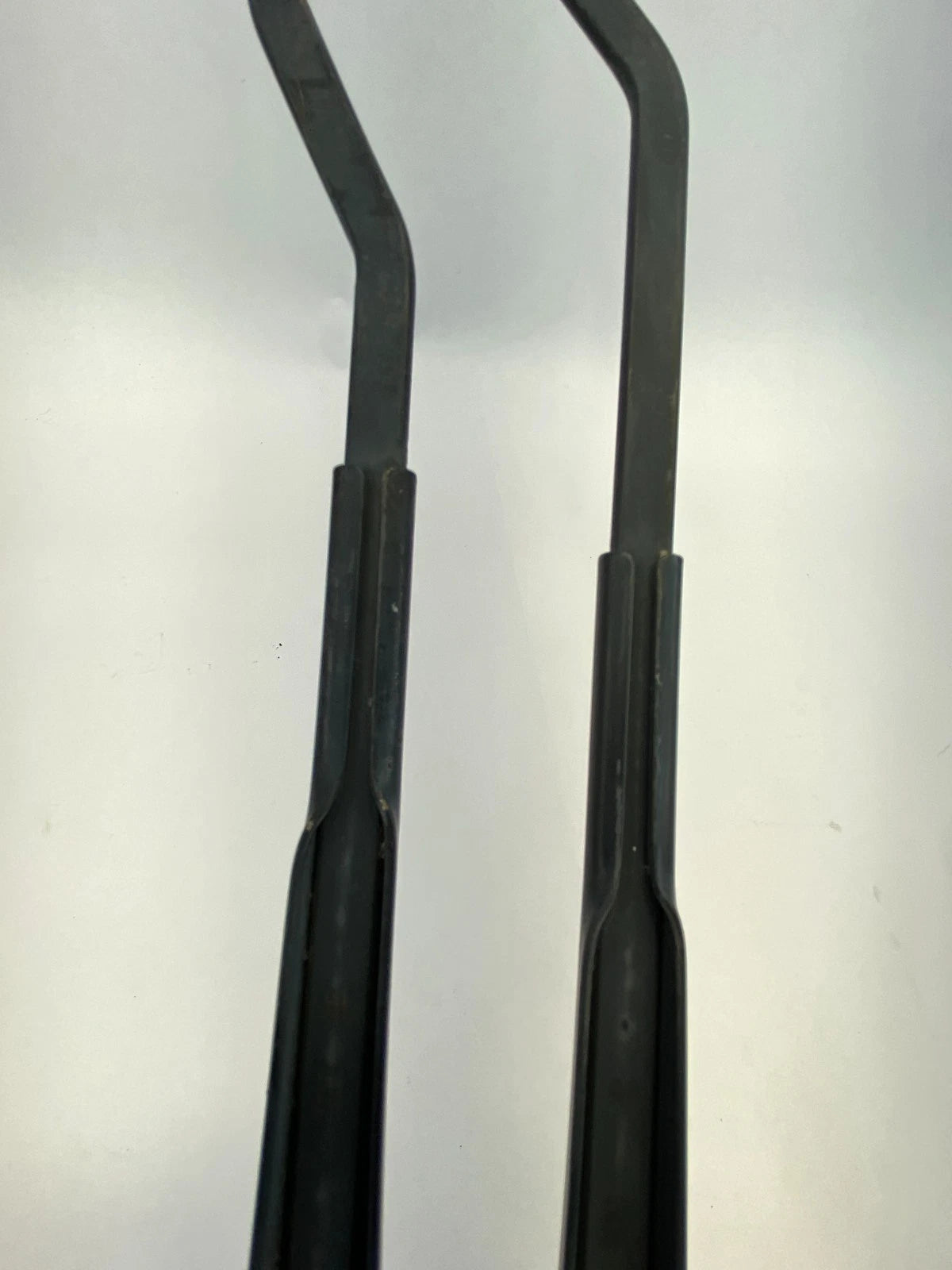 2002-2006 NISSAN ALTIMA FRONT WINDSHIELD WIPER ARMS SET PAIR LEFT & RIGHT OEM