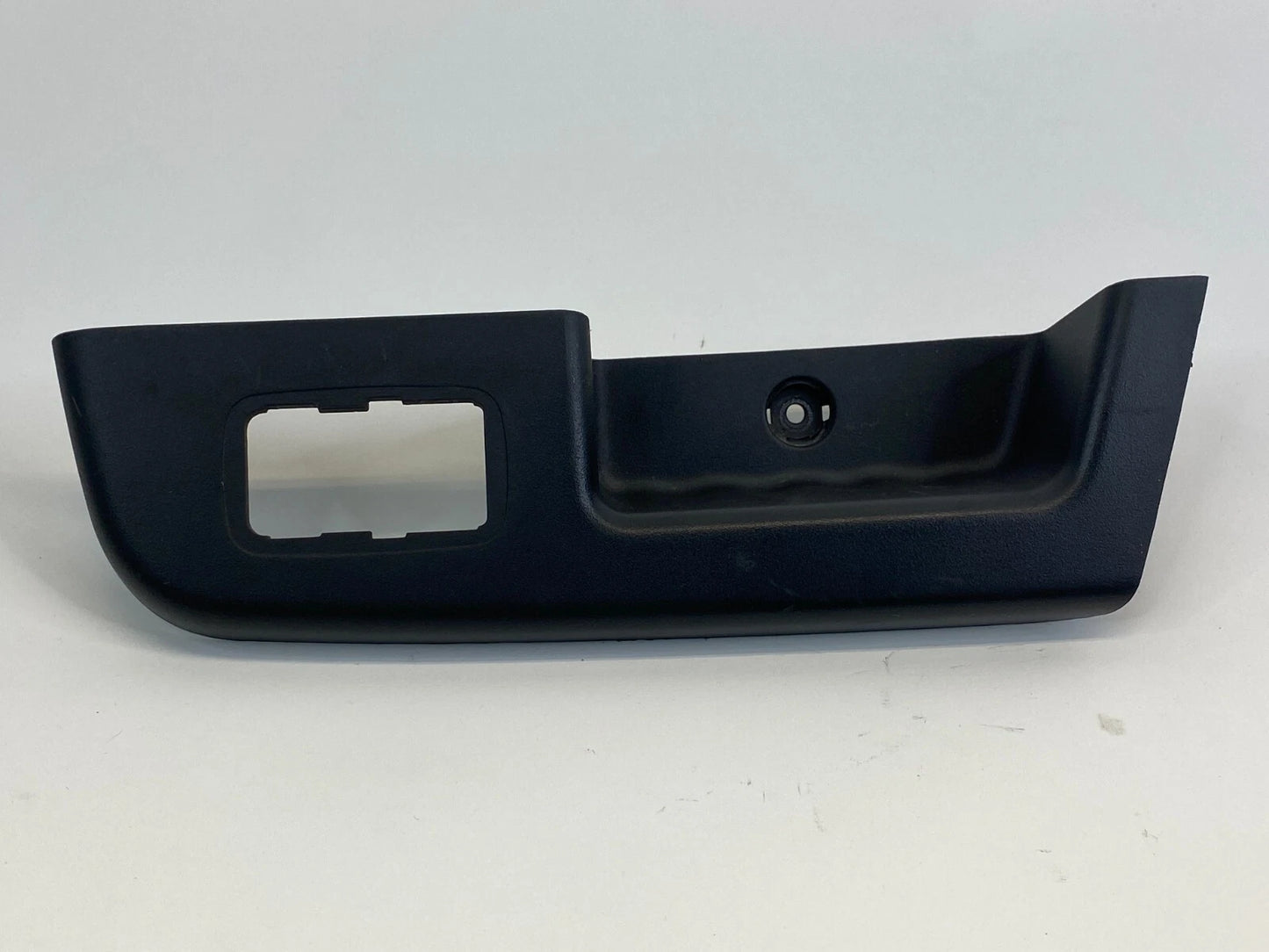 2007-2011 DODGE NITRO REAR RIGHT PASSENGER DOOR WINDOW SWITCH BEZEL TRIM ONLY