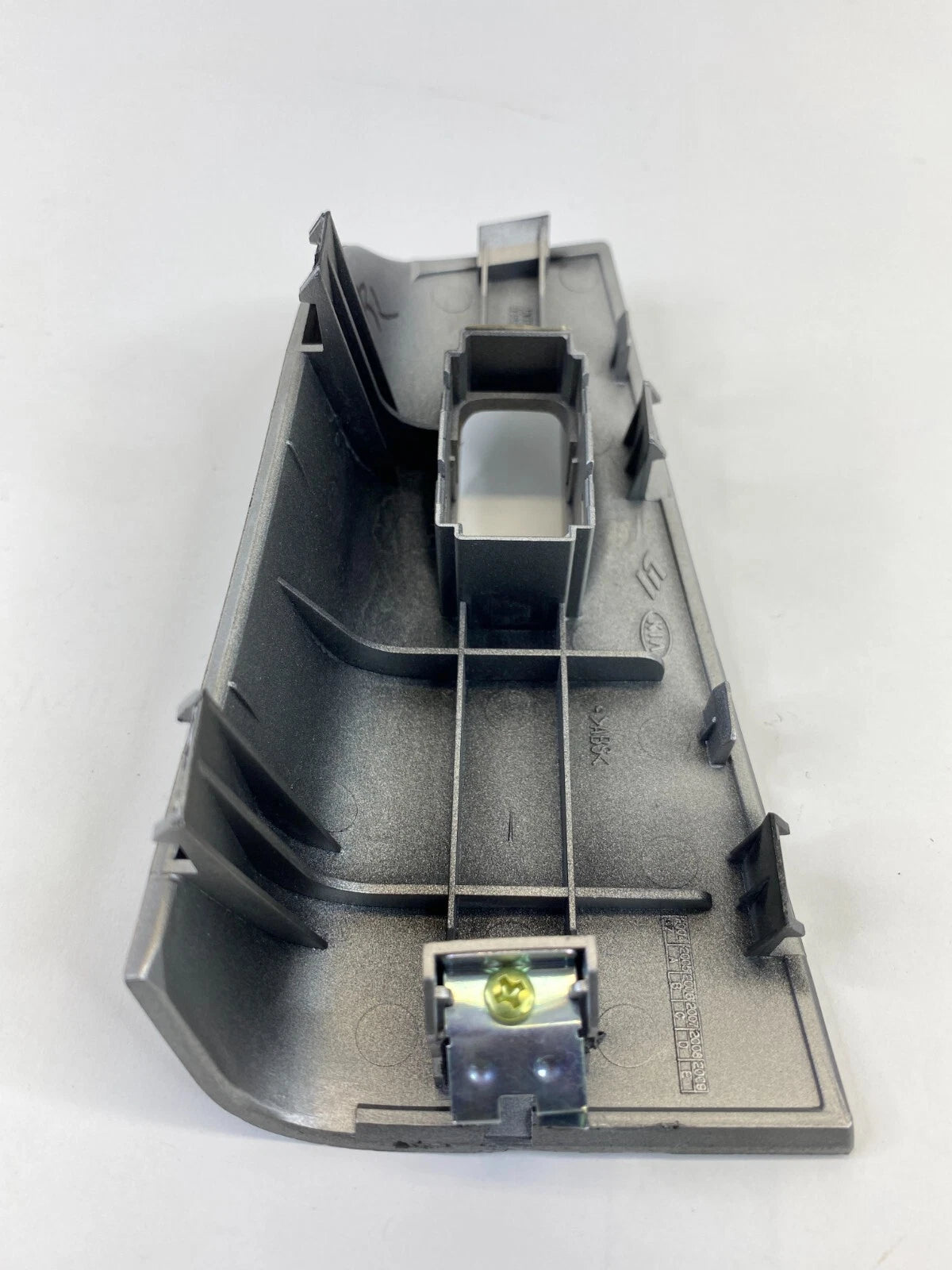 2005-2010 KIA SPORTAGE REAR LEFT WINDOW SWITCH BEZEL TRIM PANEL OEM 93580-1F000