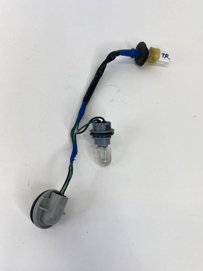 18 19 MITSUBISHI OUTLANDER SPORT SOCKET & WIRE HARNESS OUTER RH TAIL LIGHT OEM
