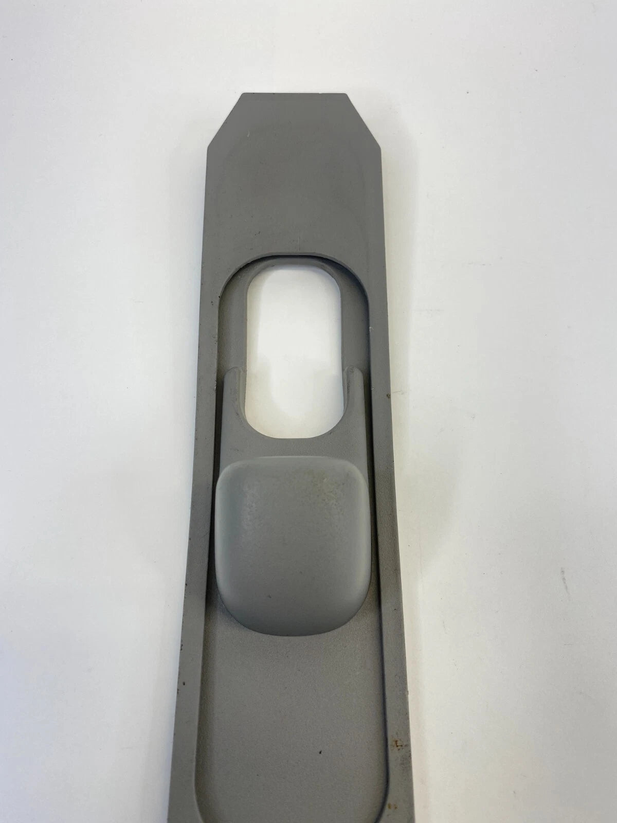 2004 2005 04 05 TOYOTA RAV4 FRONT RIGHT PASSENGER SEAT BELT ADJUSTER COVER TRIM