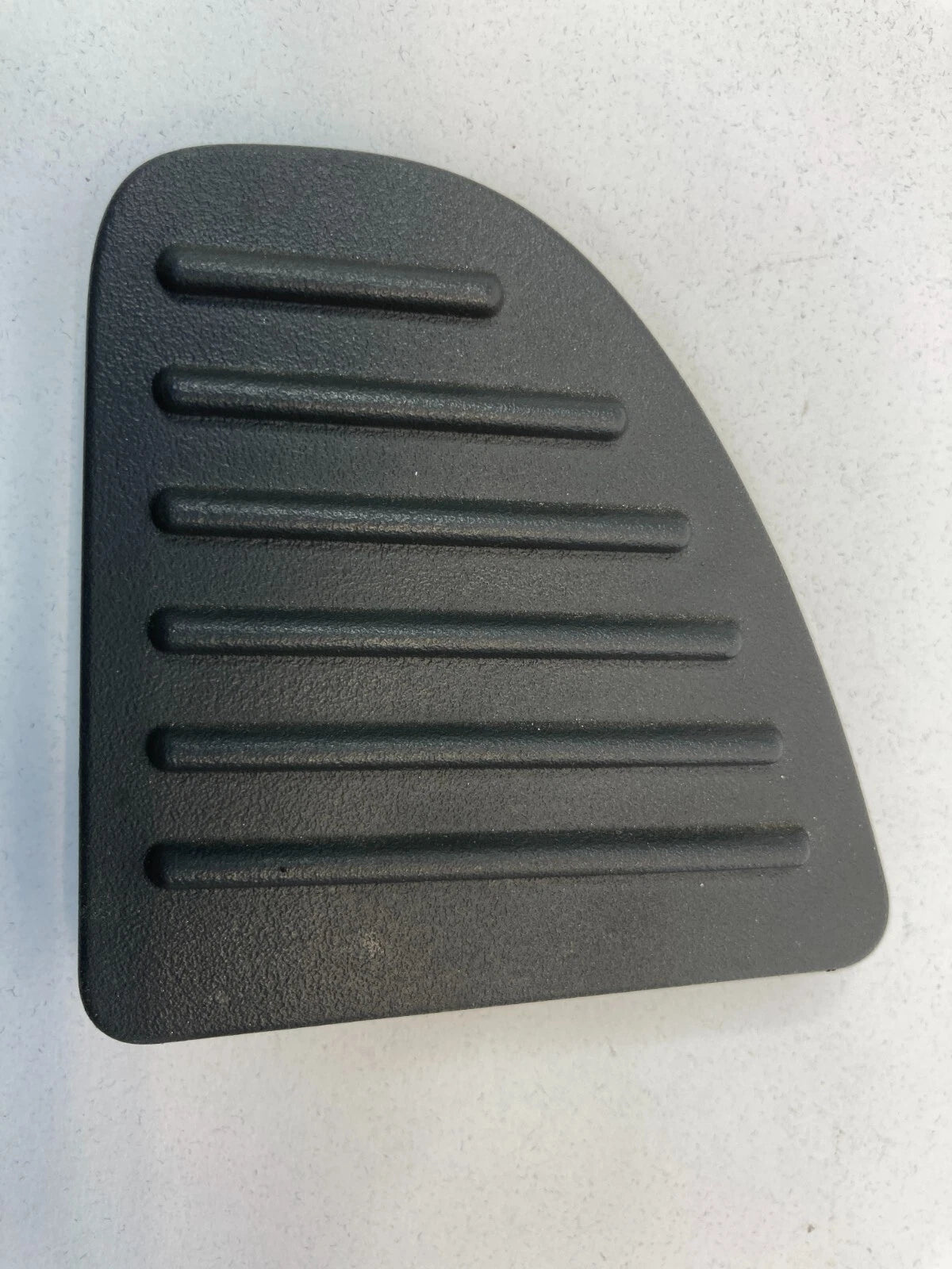 2004-2008 FORD F-150 FRONT PASSENGER HEADREST INNER BEZEL TRIM COVER OEM 580698