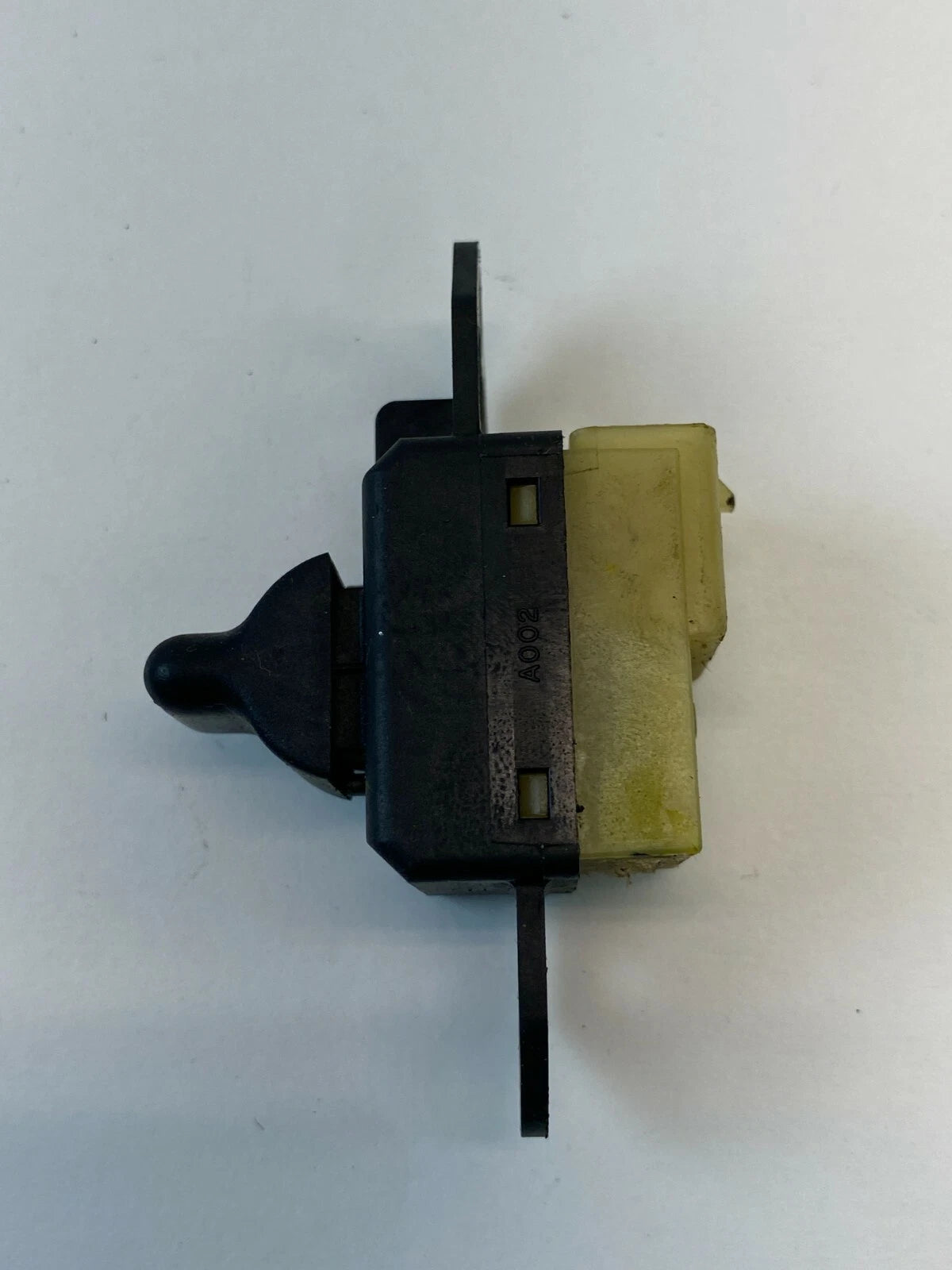01-07 CHRYSLER TOWN & COUNTRY FRONT LEFT DOOR LOCK CONTROL SWITCH 04685727AB OEM