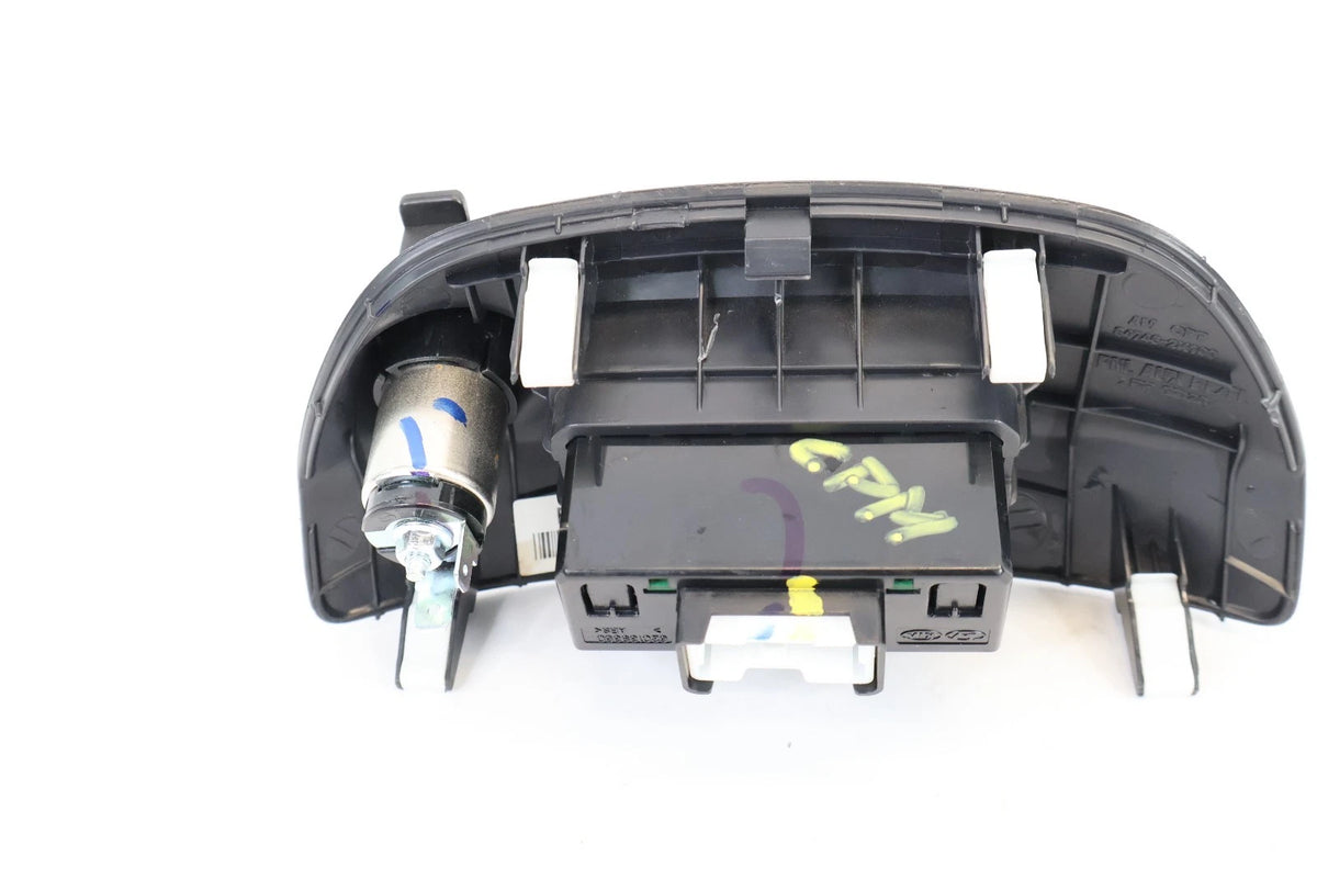 2010-2013 KIA SOUL PORT AUX IPOD USB INPUT POWER SOCKET W/ BEZEL 84746-2K100 OEM