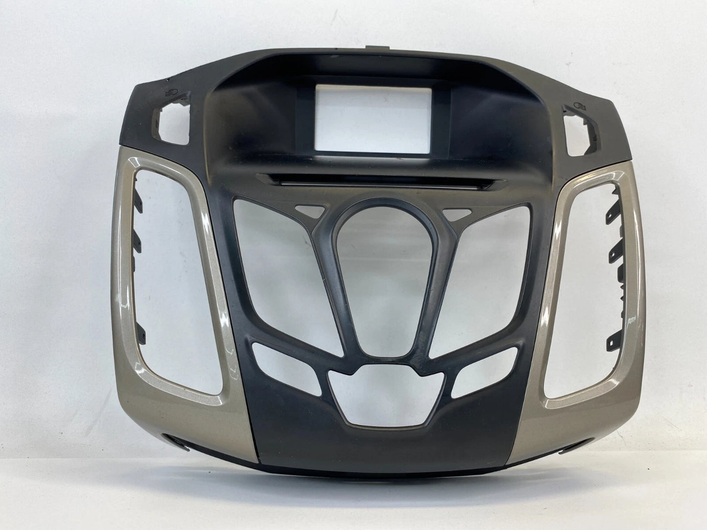 12-14 FORD FOCUS SEDAN DASH CENTER RADIO COVER BEZEL COVER TRIM CM51-18835-JAW