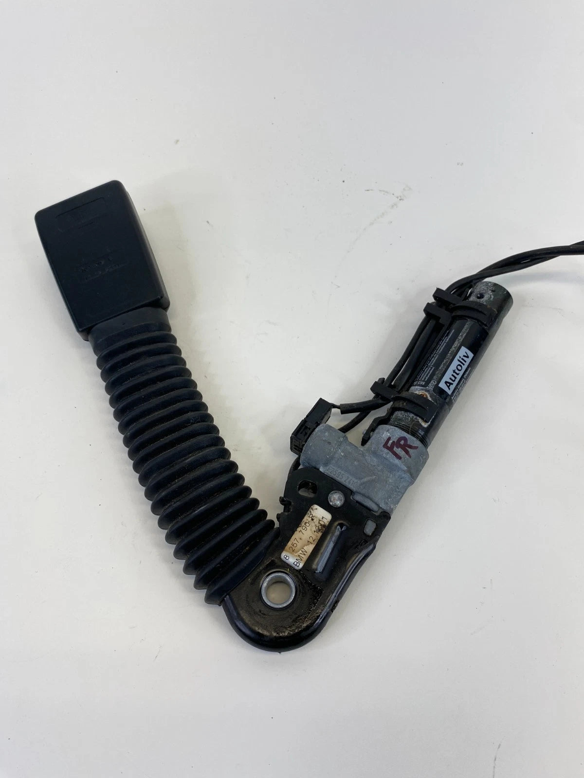 2001-2005 BMW 325I 325XI FRONT RIGHT PASSENGER SEAT BELT BUCKLE 8-234-970 OEM