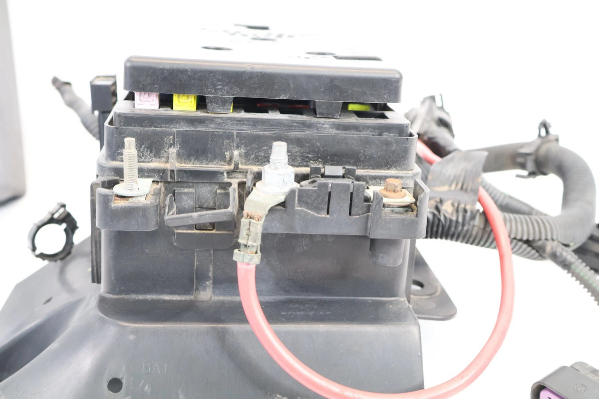 2002 2003 CHEVY TRAILBLAZER 4.2L ENGINE FUSE RELAY BOX JUNCTION BLOCK ASSY OEM
