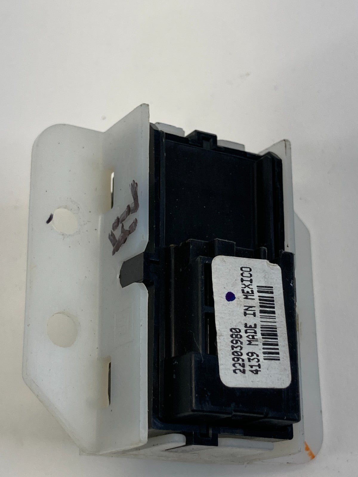 2010-2017 Chevrolet Equinox Front Left Door Lock Control Switch 22903980