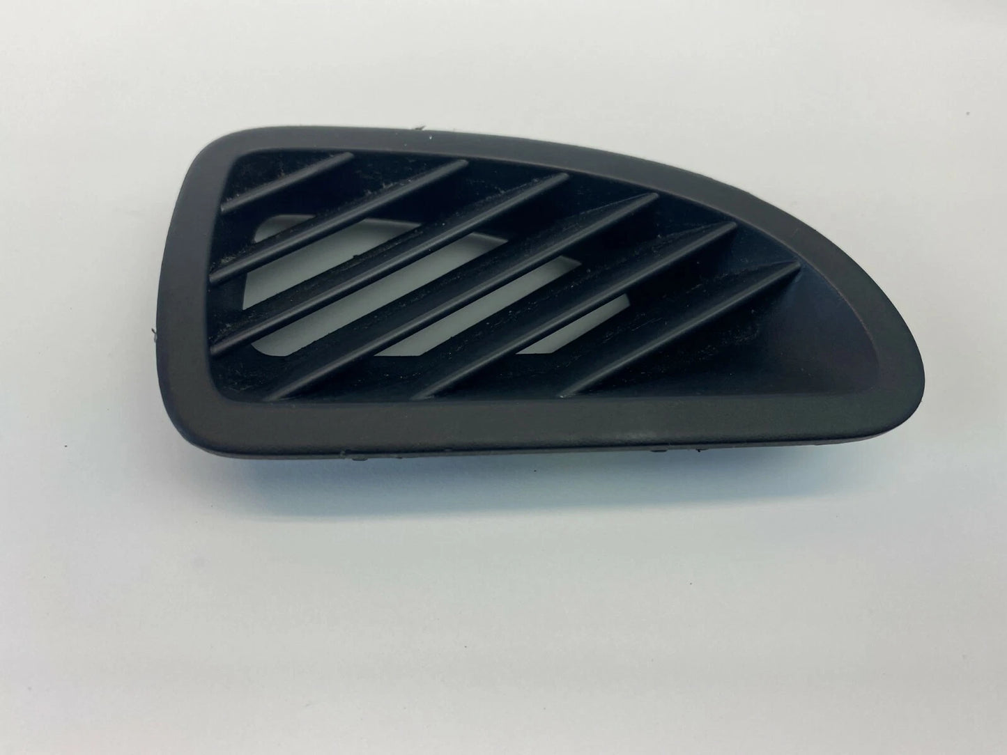 2006-2010 KIA OPTIMA DASH FRONT RIGHT PASSENGER SIDE DEFROST AIR VENT GRILLE OEM