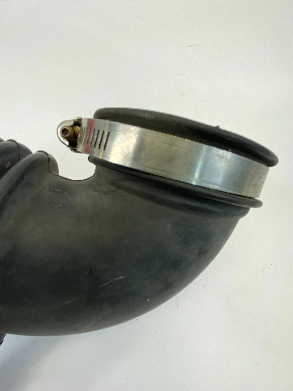 2009-2012 FORD ESCAPE AIR CLEANER INTAKE DUCT HOSE PIPE TUBE 9L84-9R504-AC