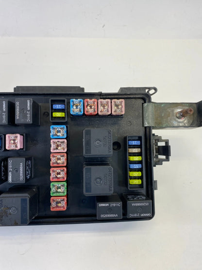2005 DODGE MAGNUM 3.5L FUSE BOX RELAY BOX COMPARTMENT W/ CAP 7140-1914-30 OEM