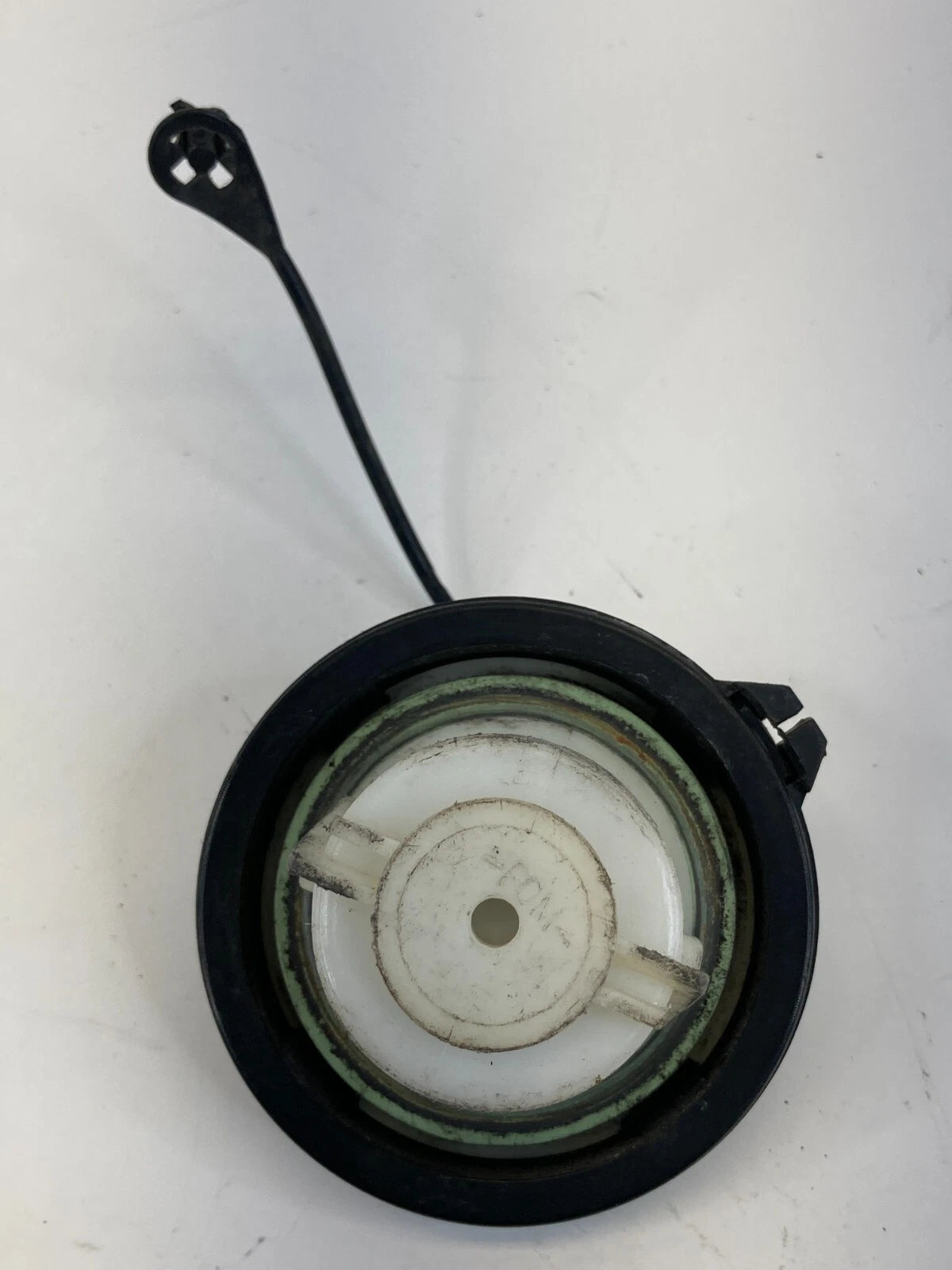 1998-2008 PONTIAC GRAND PRIX FUEL FILLER GAS TANK CAP STRAP LOCK RR OEM FACTORY