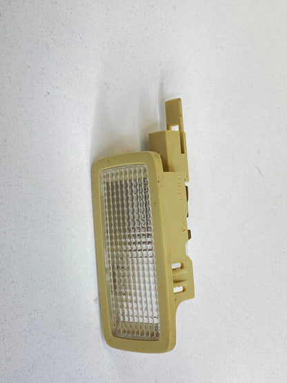 2003-2010 VOLKSWAGEN BEETLE CONVERTIBLE FRONT OVERHEAD INTERIOR MAP LIGHT LAMP