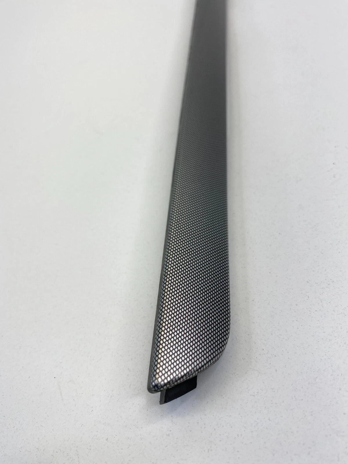 2005-2010 VOLKSWAGEN JETTA FRONT LEFT DOOR PANEL TRIM MOLDING 1K4-867-439 OEM