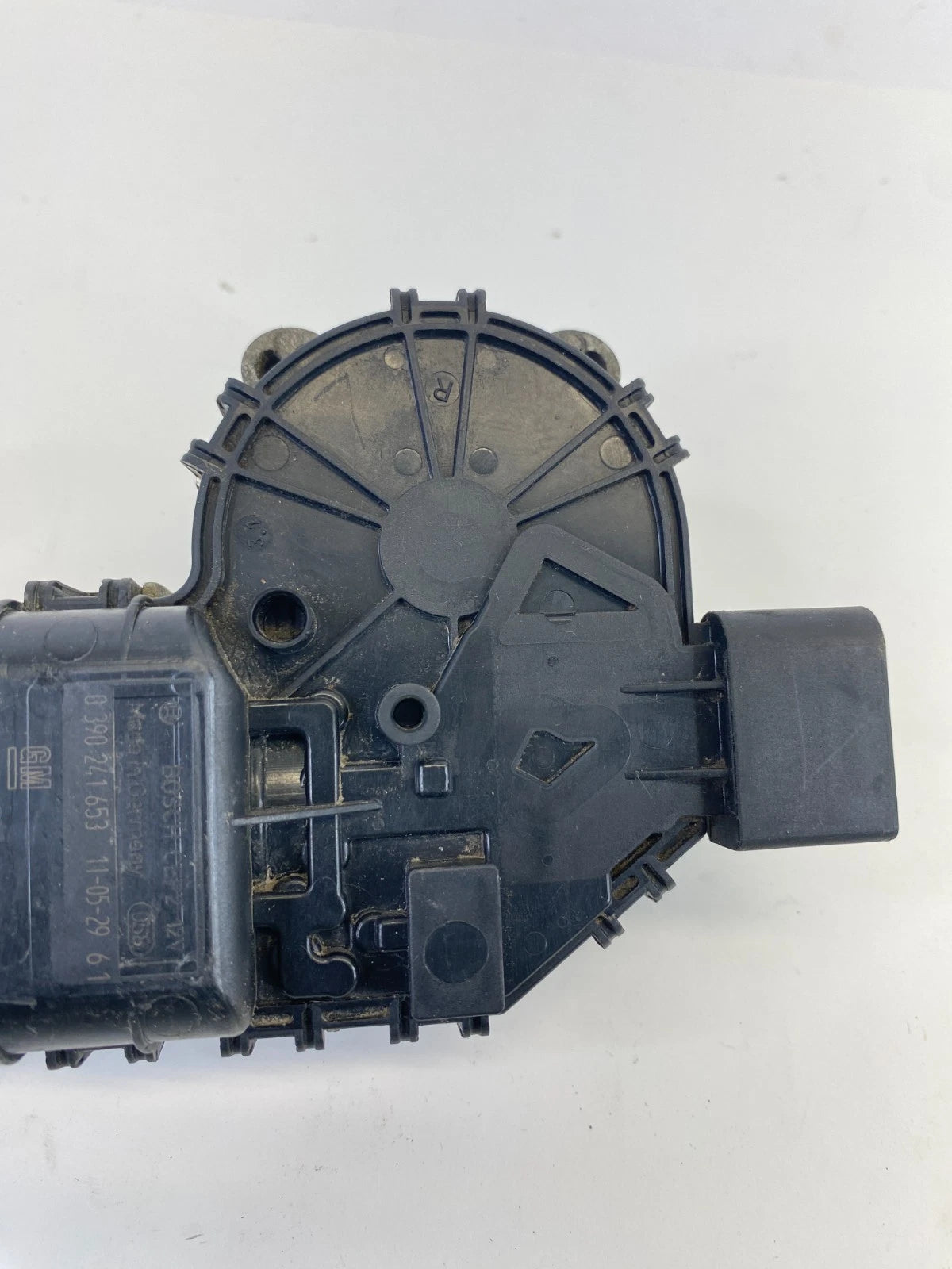 2009 10 11 2012 CHEVROLET TRAVERSE FRONT WINDSHIELD WIPER MOTOR 0390241653