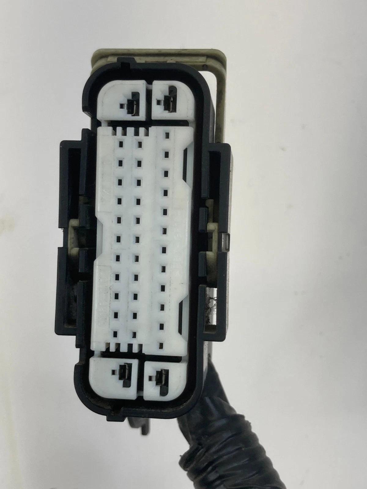 2010-2013 LINCOLN MKT 3.5L V6 AT ABS ANTI LOCK BRAKE PUMP PLUG PIGTAIL CONNECTOR