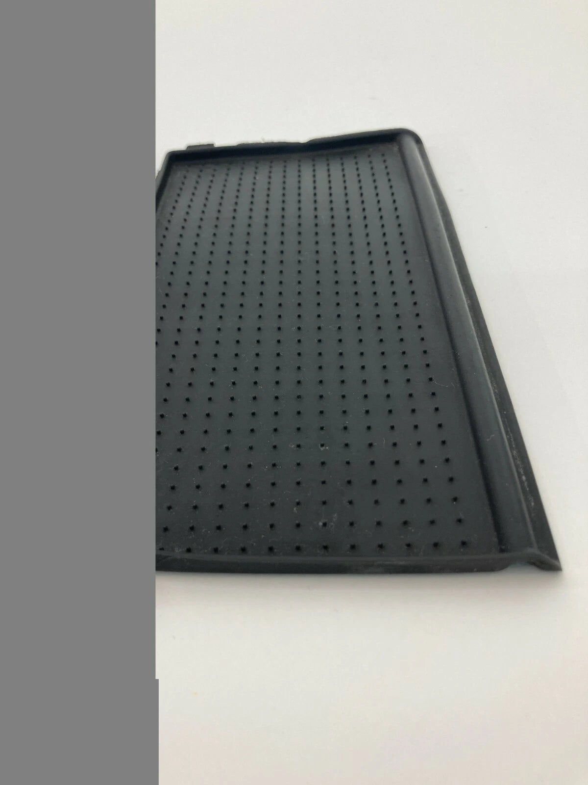 2007-2009 CHEVROLET EQUINOX FRONT DASH LOWER STORAGE COMPARTMENT RUBBER MAT OEM
