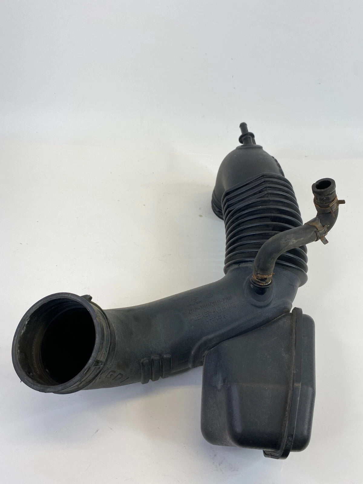 11-14 HYUNDAI SONATA 2.4L AT AIR CLEANER INTAKE DUCT HOSE TUBE OEM 28130-3Q160