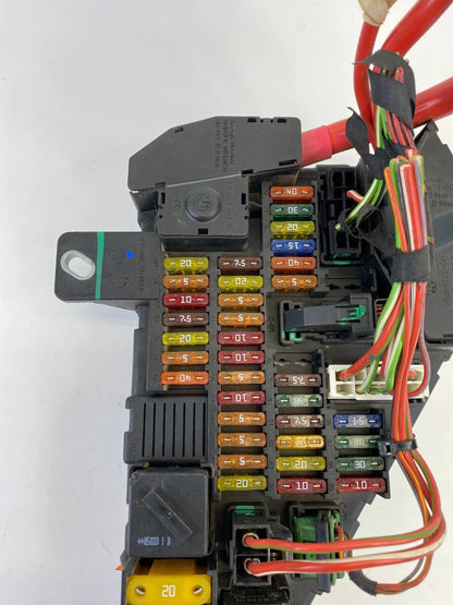 06 07 BMW 530I 3.0L REAR FUSE BOX RELAY PANEL POWER DISTRIBUTION MODULE 6906599