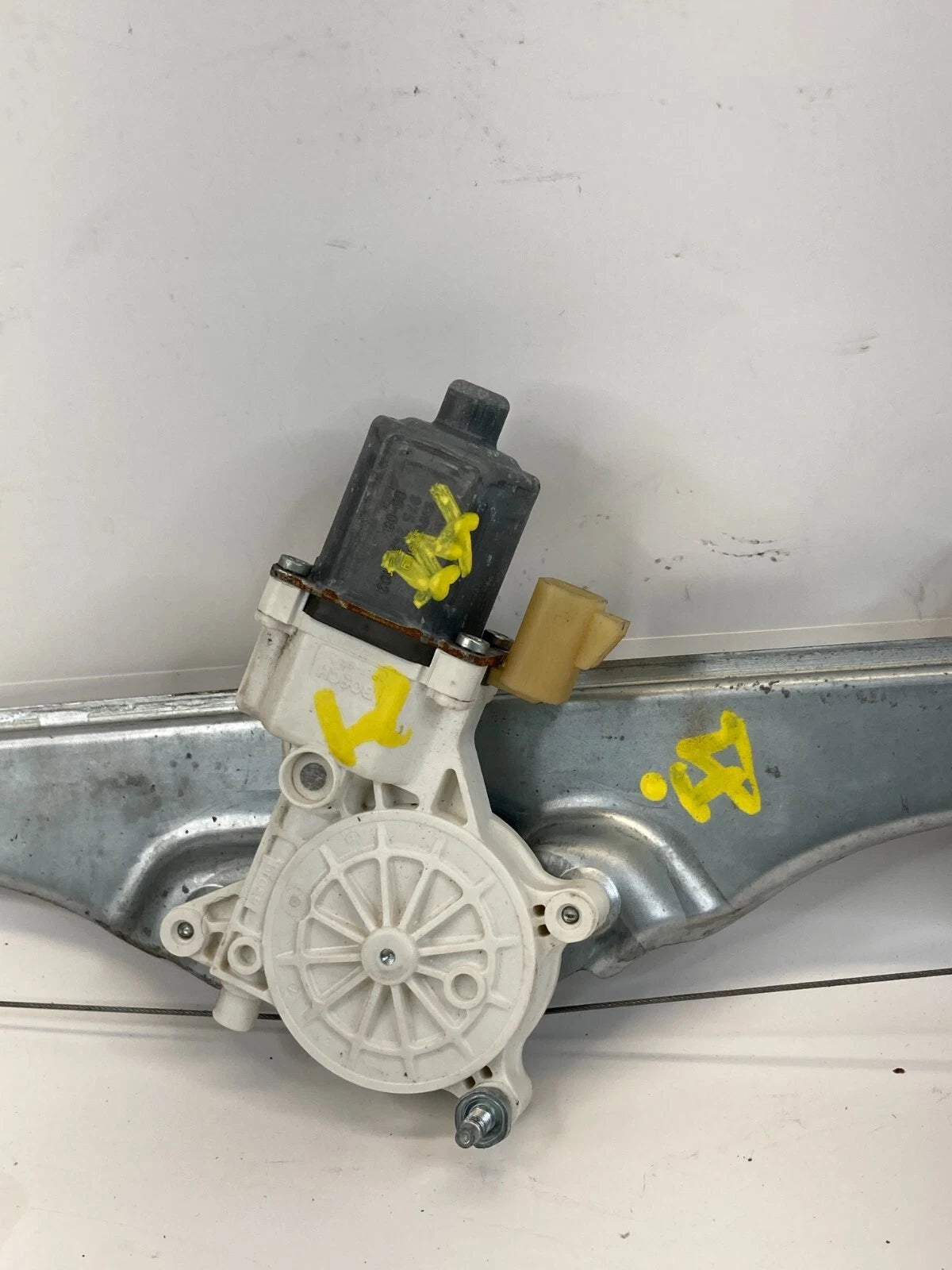 2007-2012 GMC ACADIA REAR RIGHT PASSENGER WINDOW MOTOR REGULATOR 970446106 OEM