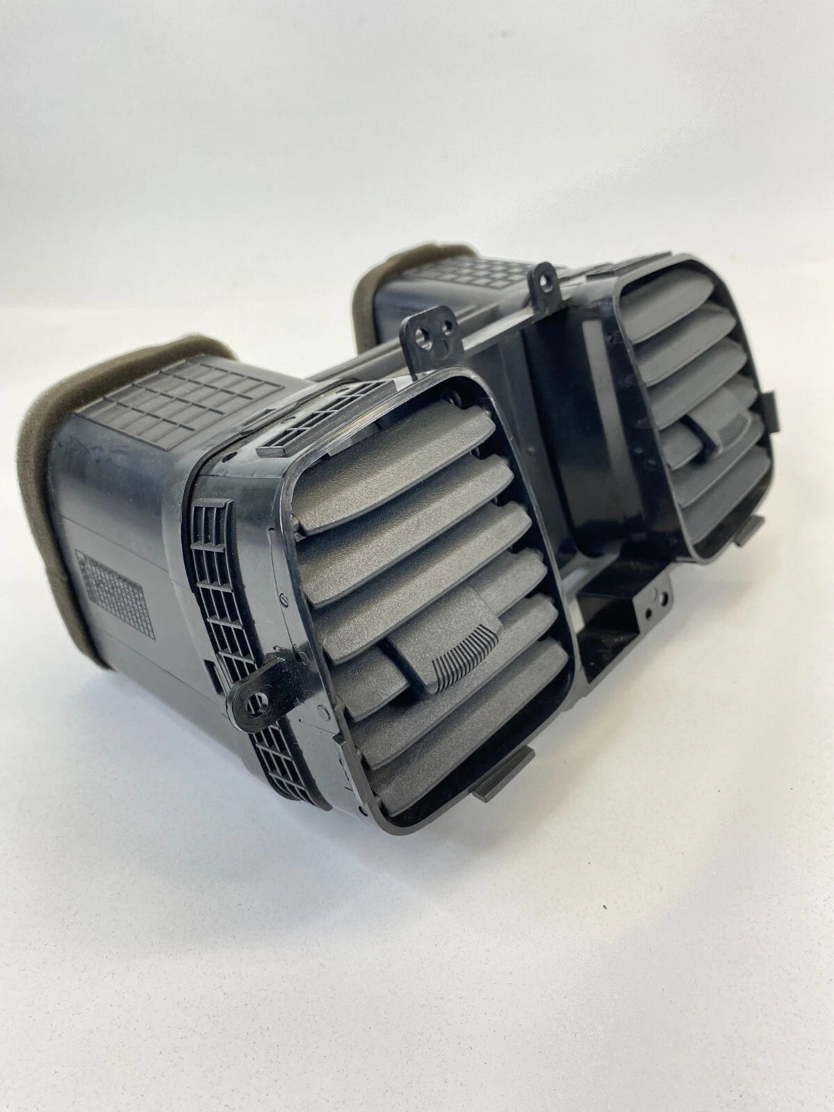 2002-2005 HYUNDAI SONATA CENTER DASH AC AIR VENT GRILLE DUCT 97410-3C000 OEM