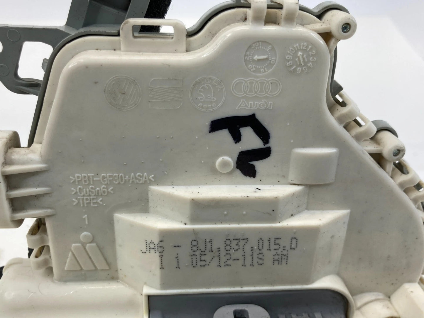 2010-2016 AUDI A4 QUATTRO FRONT LEFT DOOR LOCK LATCH ACTUATOR 8J1-837-015-D OEM