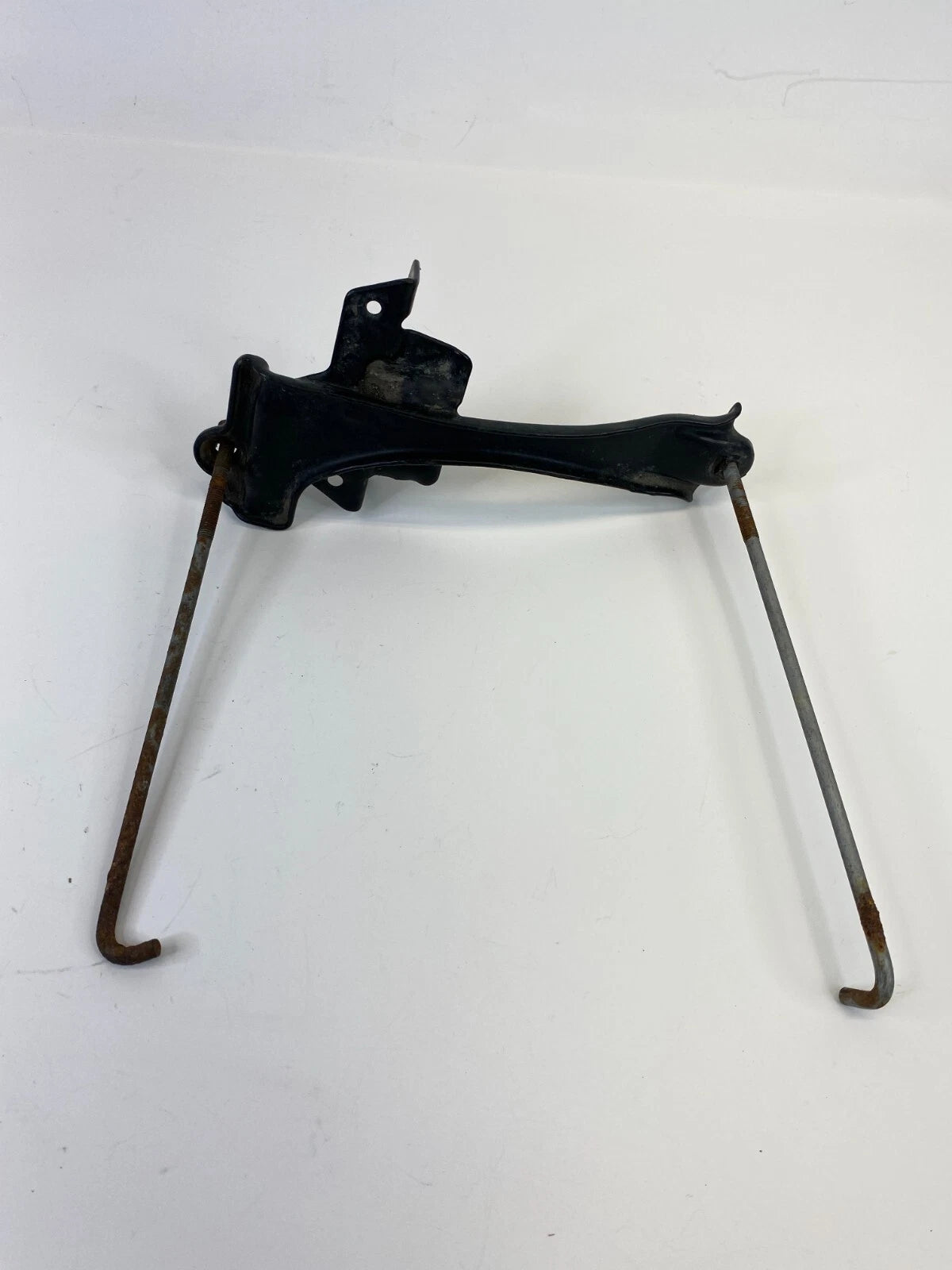 2008-2012 HONDA ACCORD BATTERY TIE DOWN HOLDER MOUNT BRACKET SUPPORT OEM