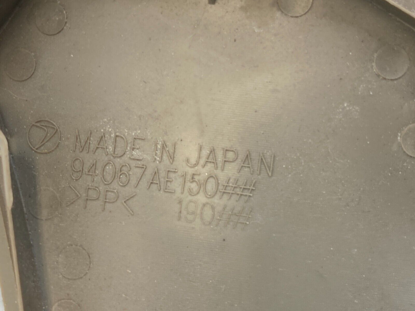 2000-2004 Subaru Outback Rear Left Access Tailgate Lamp Cap Cover 994067AE150