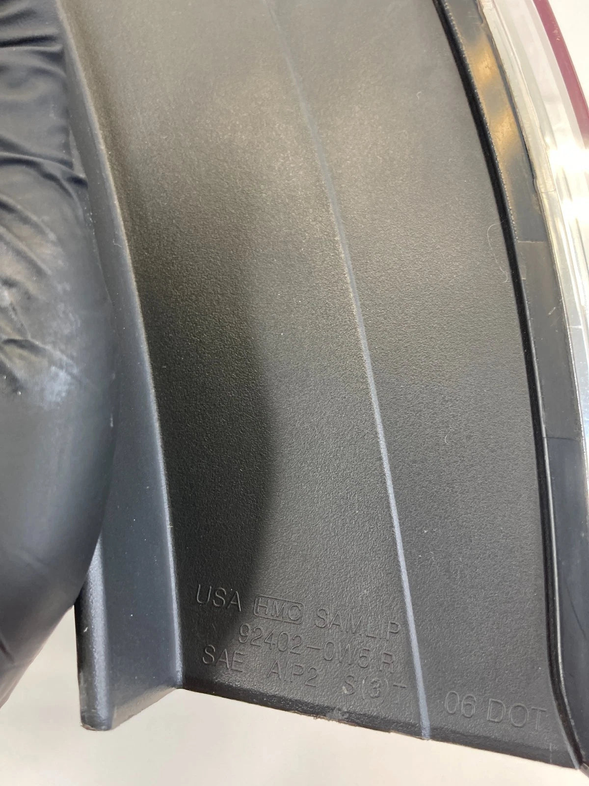 2010-2012 Hyundai Santa Fe Right Passenger Outer Tail Light Taillight 92402-0W5