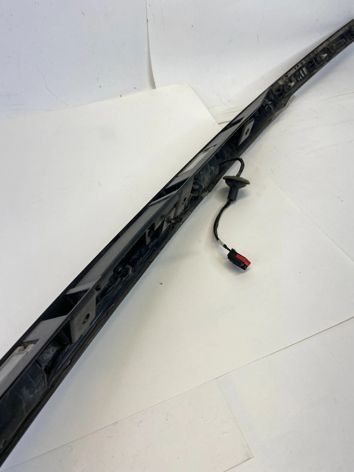 13-15 POLICE INTERCEPTOR UTILITY TAILGATE LICENSE PLATE TRUNK FINISH TRIM OEM