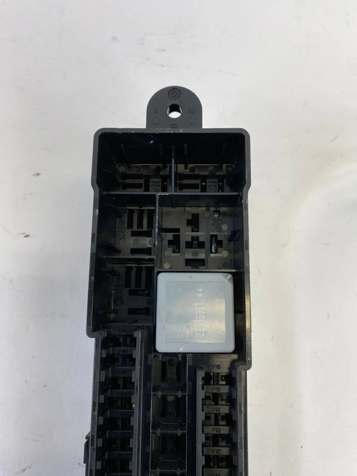 2012-2018 FORD FOCUS ENGINE BAY AUXILIARY FUSE BOX ELECTRICAL OEM AV6T-14K131-AB