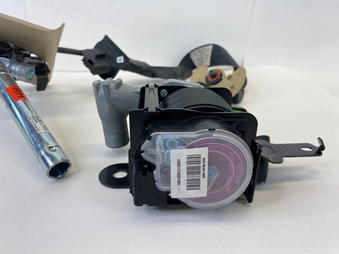 11-14 HYUNDAI ACCENT SEDAN FRONT RIGHT SIDE SEAT BELT RETRACTOR 888801R600V2 OEM