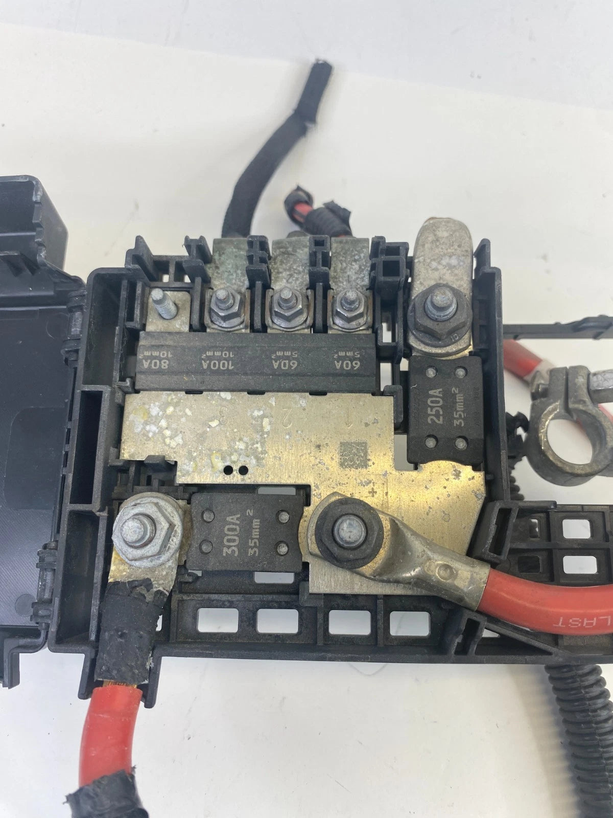 2010-2016 BUICK LACROSSE BATTERY POSITIVE CABLE BLOCK TERMINAL FUSE BOX 20914309