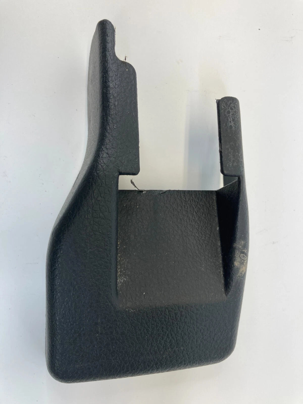 2003-2007 NISSAN MURANO REAR SEAT LEFT SIDE RAIL TRACK END COVER TRIM BEZEL OEM