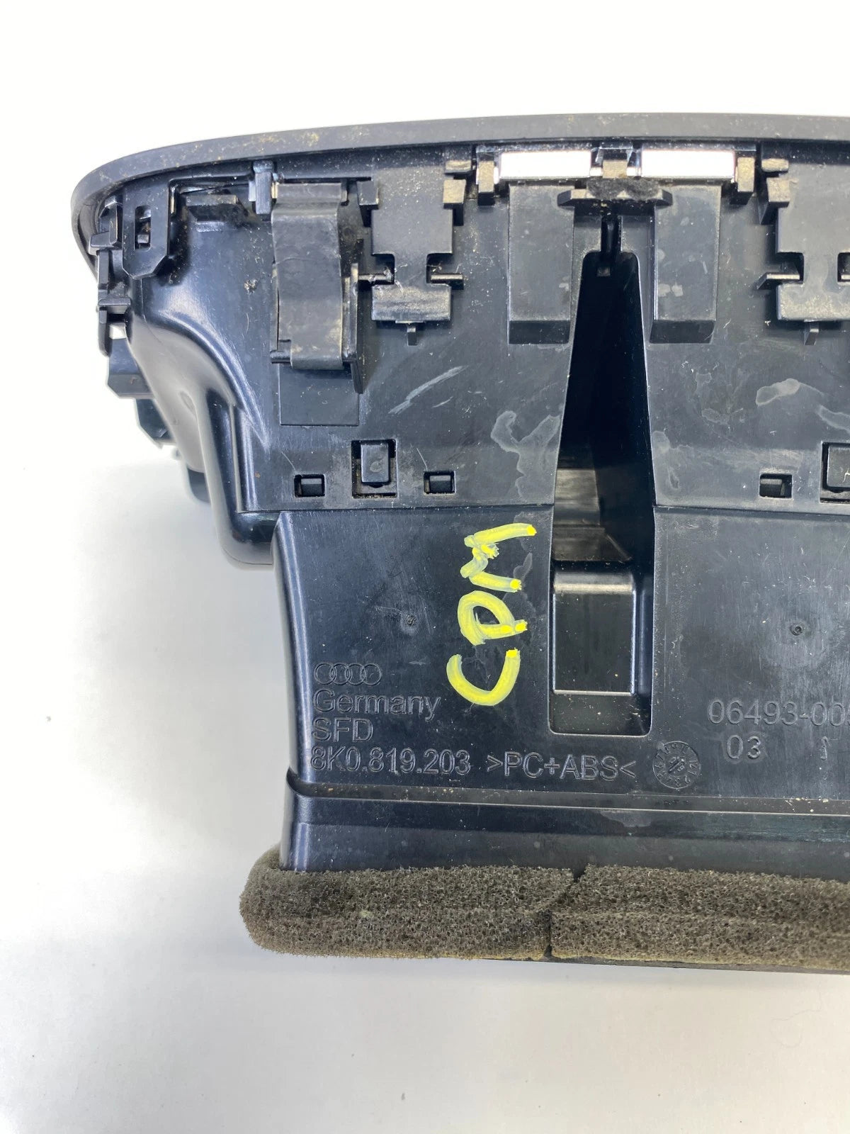 2009-2017 AUDI A5 QUATTRO REAR CENTER CONSOLE A/C AIR VENT 8K0-819-203-E OEM