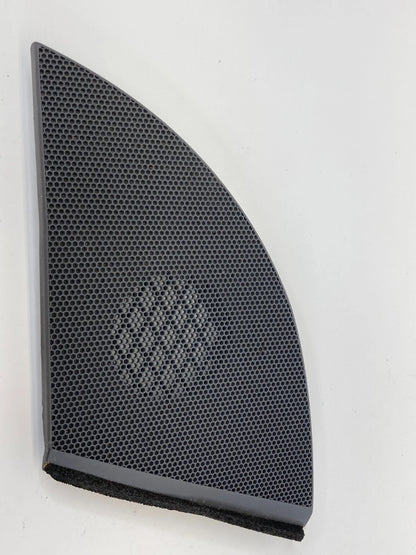 04-10 TOYOTA SIENNA UPPER DASH RIGHT SIDE SPEAKER TRIM GRILL COVER 55473-AE010