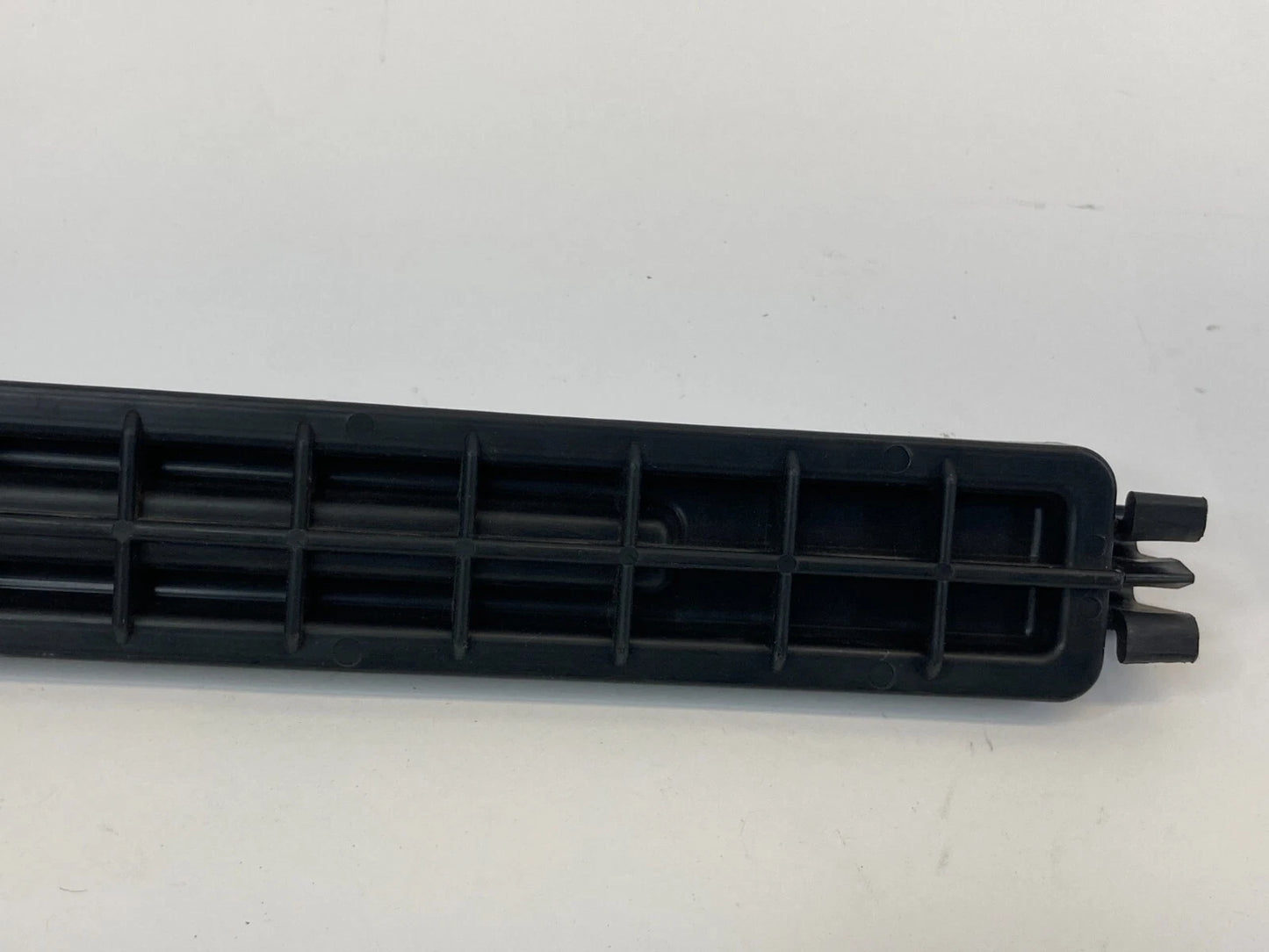 2006-2011 HYUNDAI ACCENT SEDAN AIR CONDITIONER FILTER COVER TRIM OEM