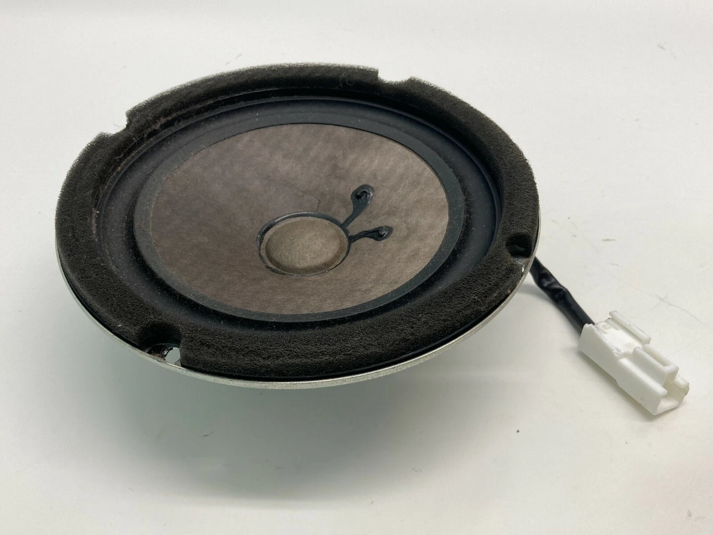 07 08 09 10 KIA RONDO REAR RIGHT SIDE DOOR AUDIO SPEAKER 96330-1D800 OEM