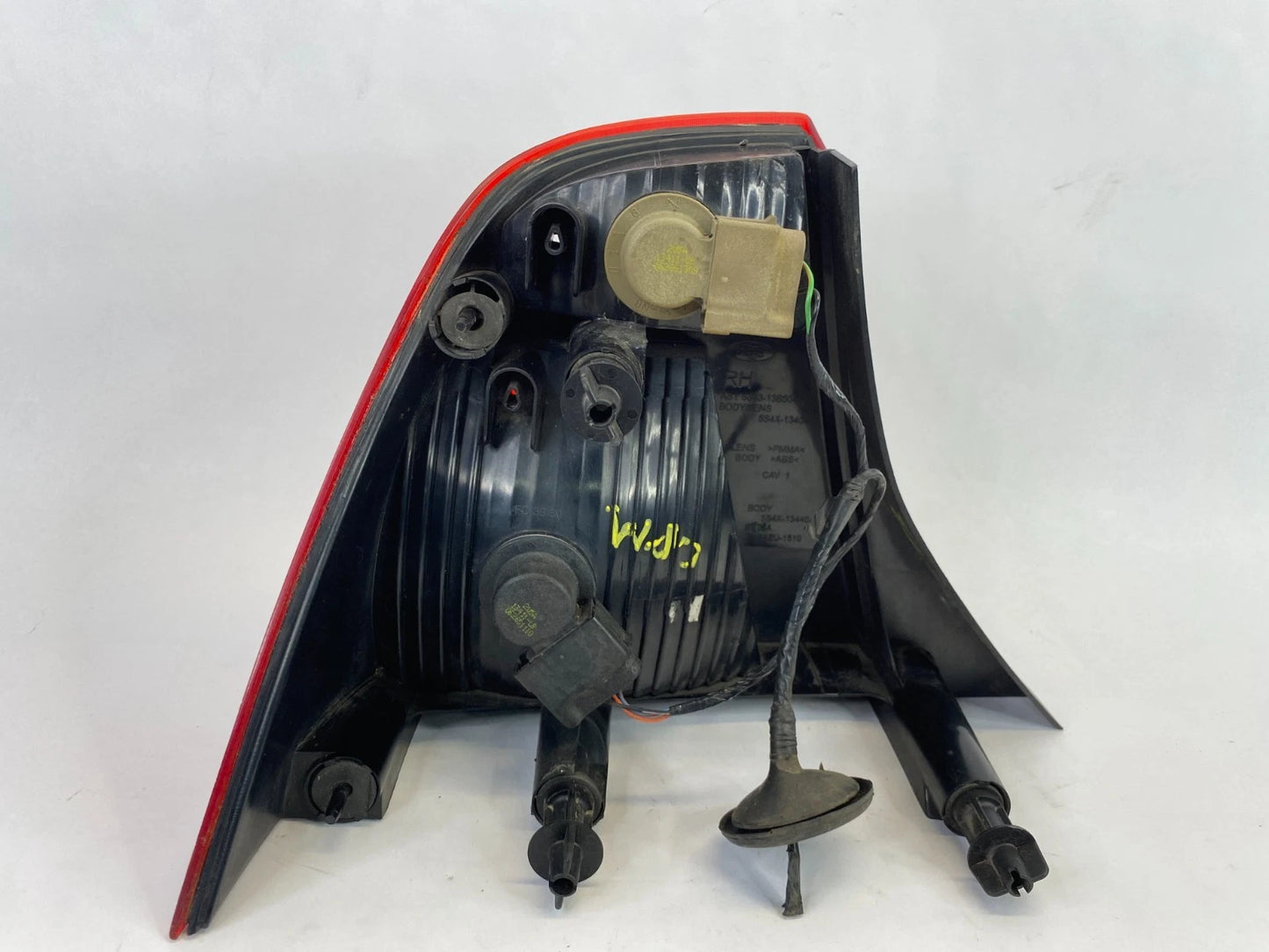 2005-2007 FORD FOCUS SEDAN RIGHT PASSENGER SIDE TAIL LIGHT LAMP ASSEMBLY OEM