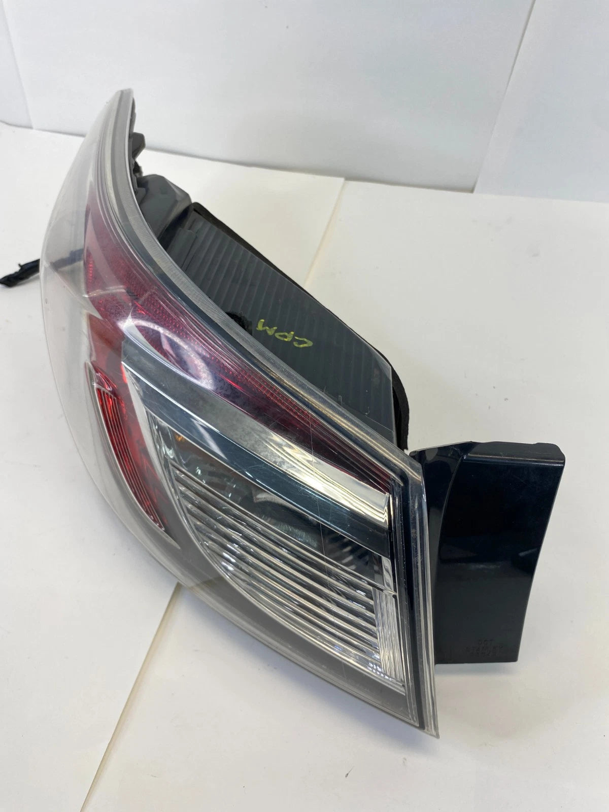 2010-2013 MAZDA 3 SEDAN LEFT DRIVER OUTER QUARTER PANEL TAIL LIGHT TAILLIGHT OEM