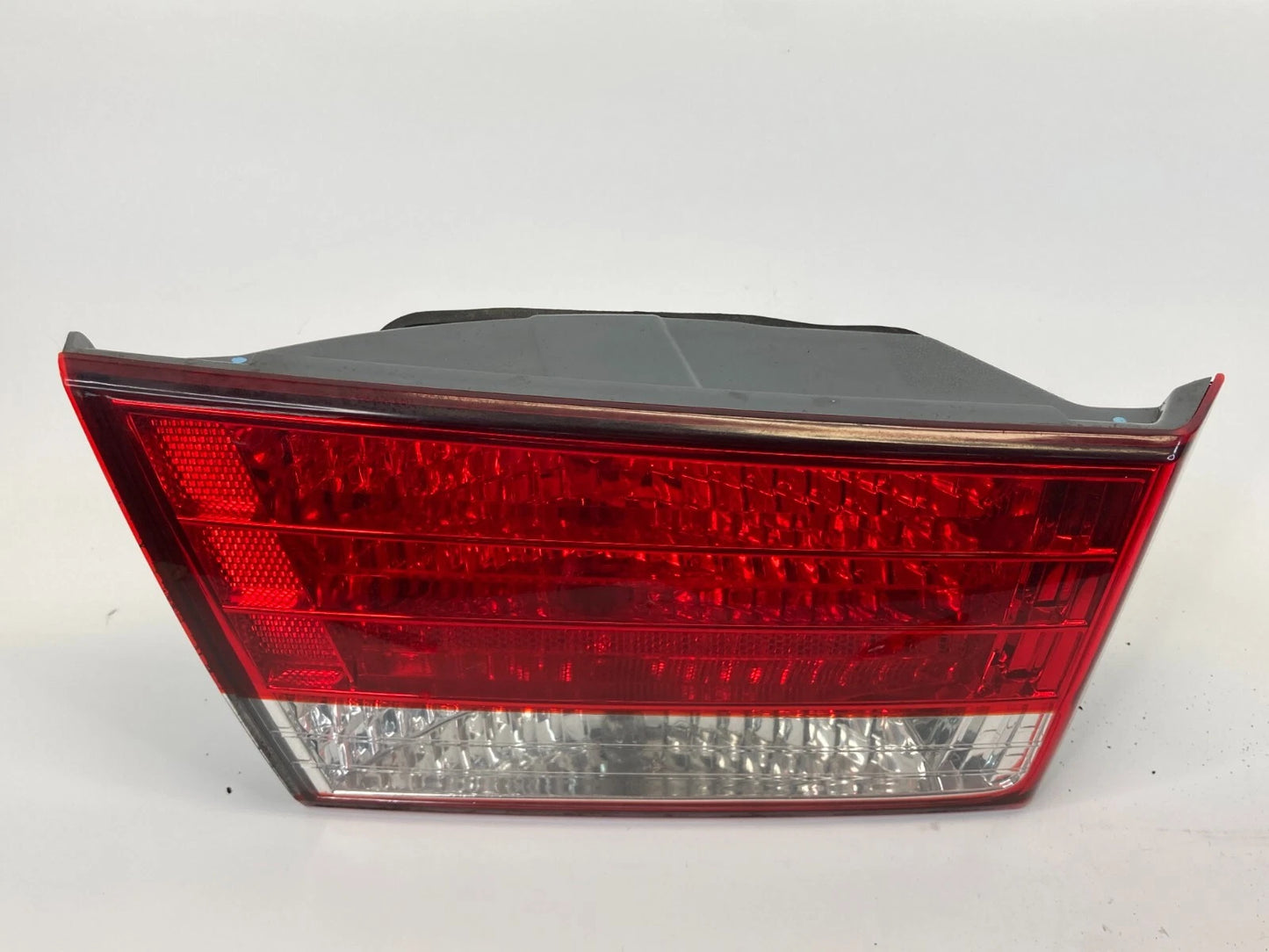 2006-2008 HYUNDAI SONATA REAR LEFT INNER TAIL LIGHT TAILLIGHT LAMP 92403-0A0 OEM