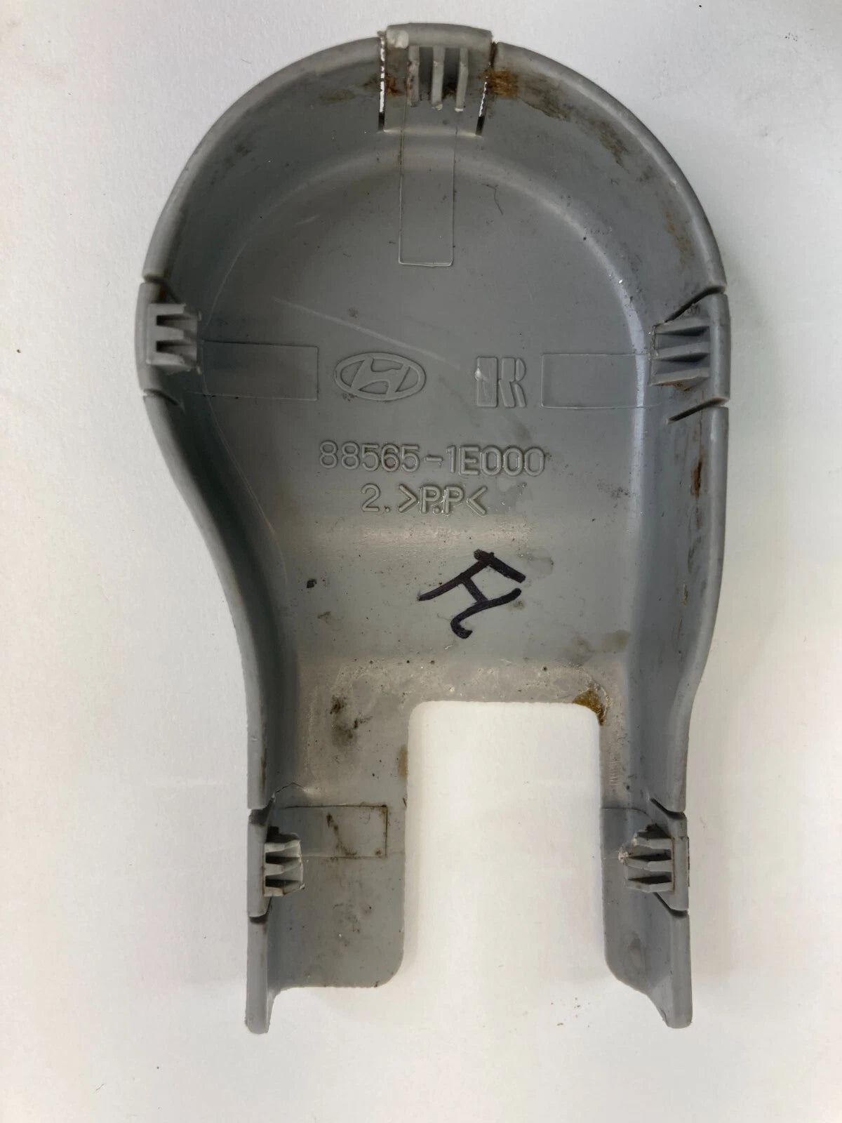 06-09 HYUNDAI ACCENT FRONT LEFT DRIVER SEAT REAR TRACK END COVER 88565-1E000 OEM