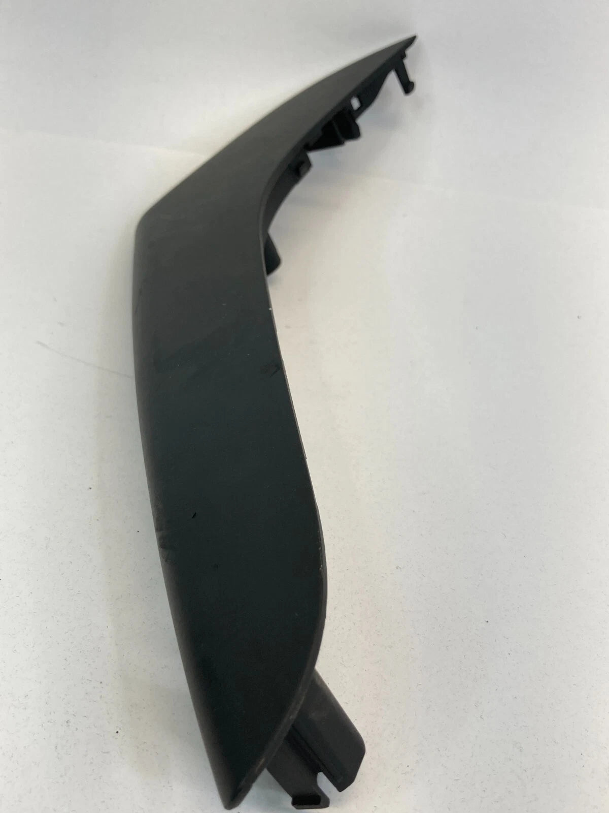 2006-2010 VW VOLKSWAGEN PASSAT REAR LEFT SIDE PULL HANDLE COVER TRIM OEM