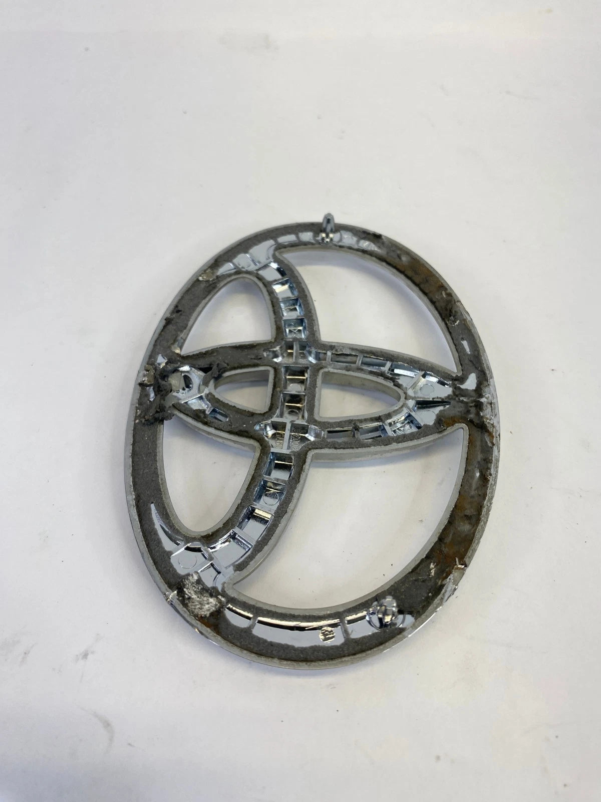 2011-2019 TOYOTA COROLLA FRONT BUMPER GRILLE EMBLEM BADGE SYMBOL OEM 90975-A2003