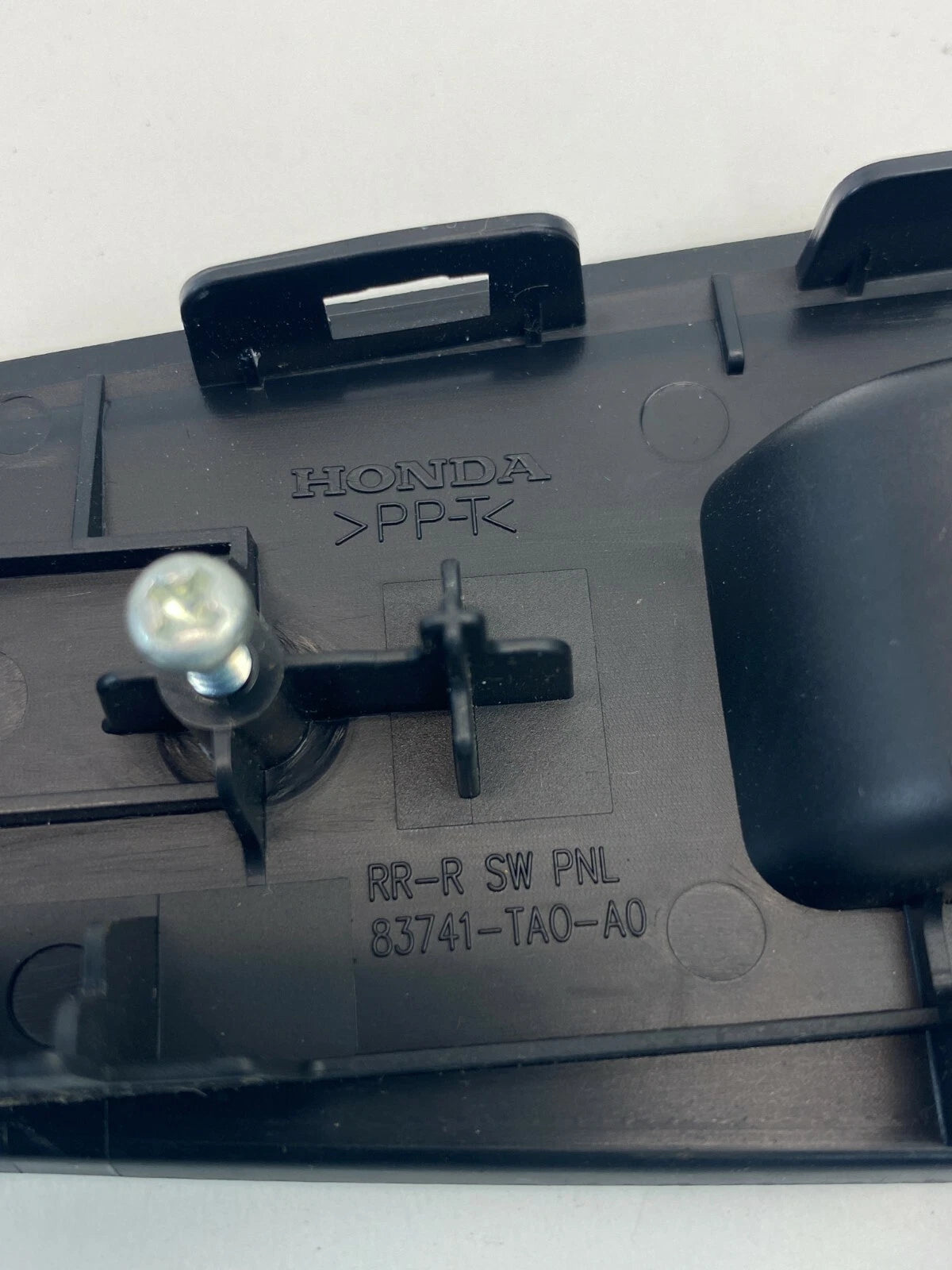 08-12 HONDA ACCORD SDN REAR RIGHT DOOR POWER WINDOW SWITCH BEZEL TRIM 83741-TA0