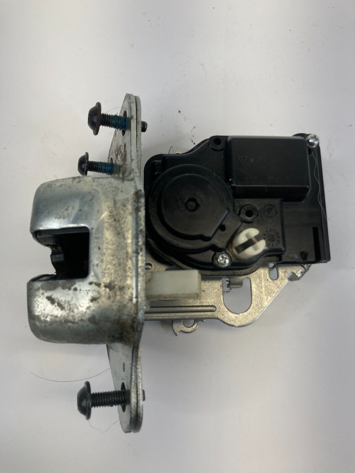 2007 2008 Jeep Commander Rear Trunk Liftgate Lock Latch Actuator OEM