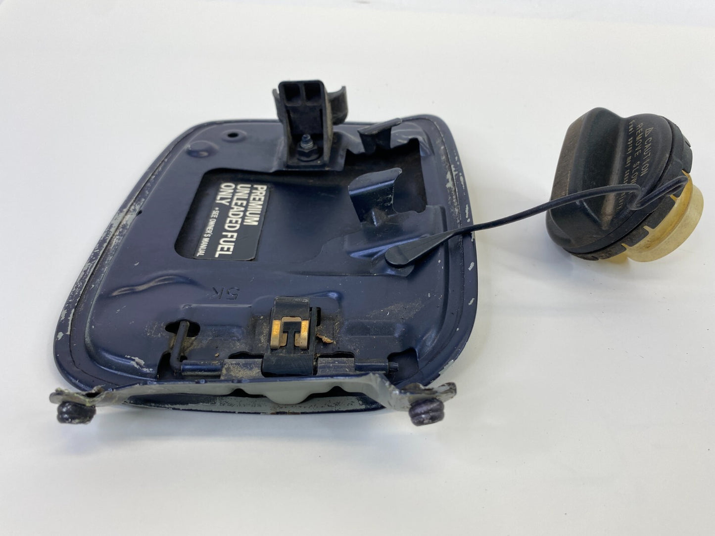 2006-2014 Lexus IS250 Fuel Filler Tank Door Gas Lid Cover W/ Fuel Tank Cap OEM